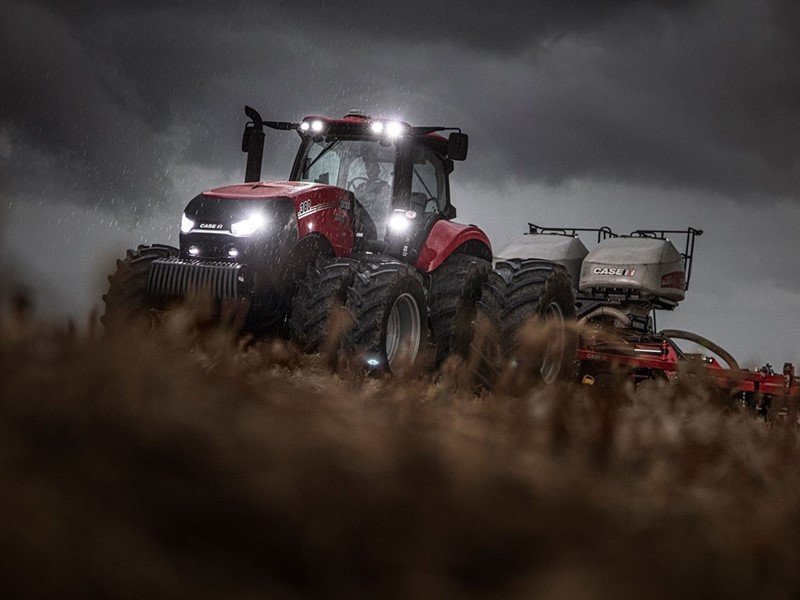 A Importância dos Tratores e Colheitadeiras na Agricultura